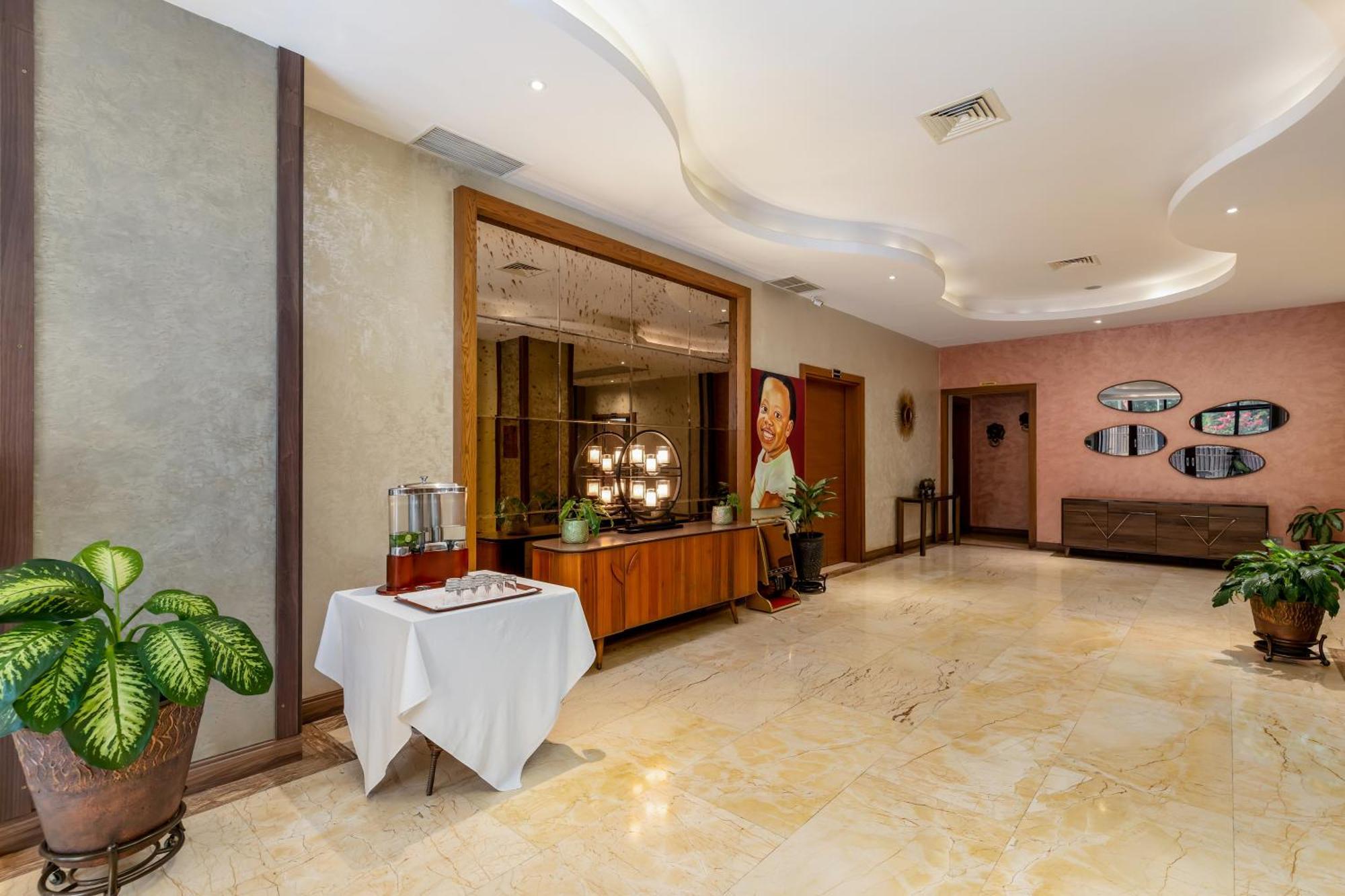 Best Western Plus The Athena Hotel Kampala Exterior foto