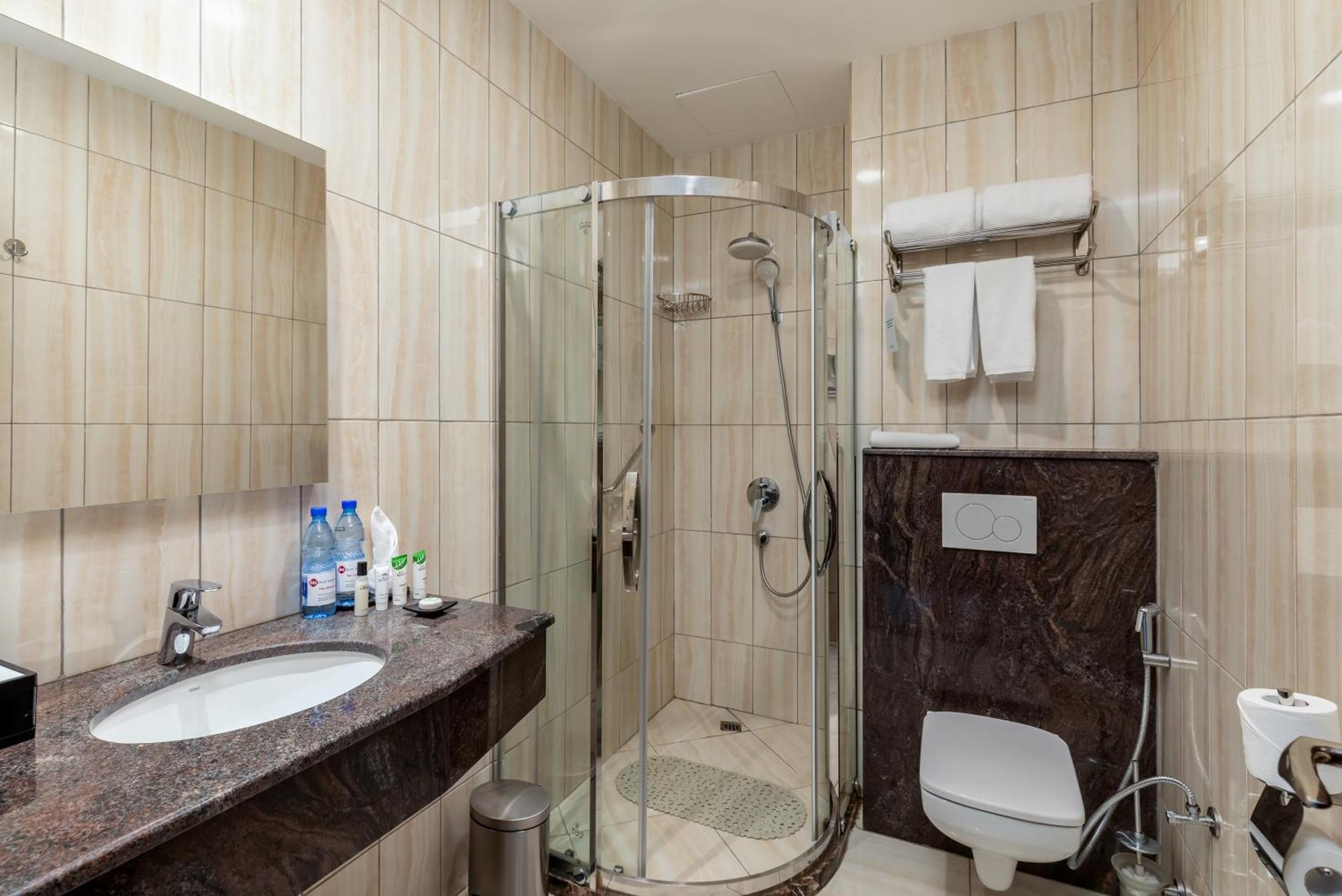 Best Western Plus The Athena Hotel Kampala Exterior foto