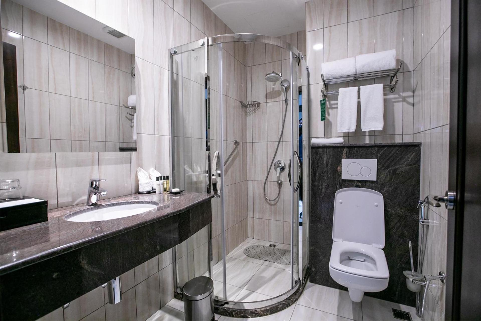 Best Western Plus The Athena Hotel Kampala Exterior foto